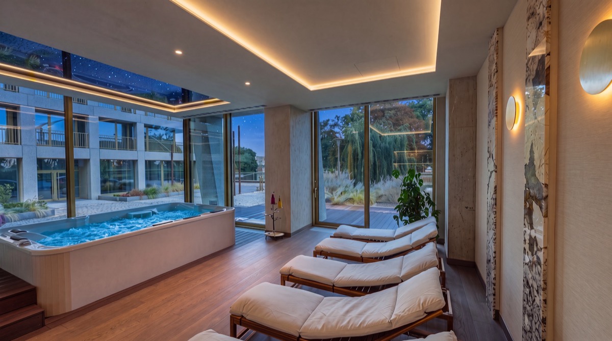 Jacuzzi na wyłączność we Wrocławiu - ile kosztuje i jak zarezerwować?