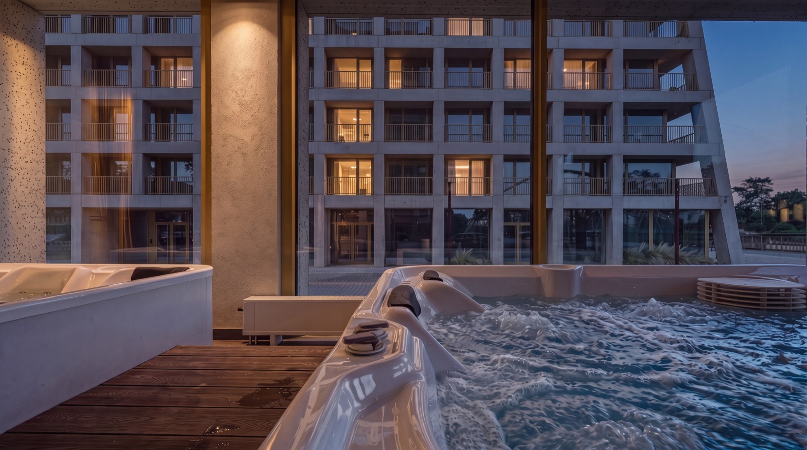 Strefa Wellness PONTI o zmierzchu, gotowa na wydarzenie